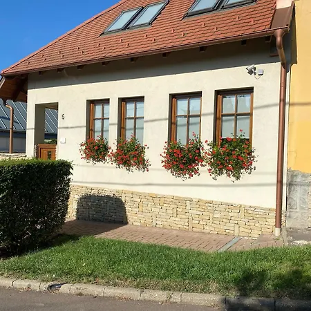 Apartment Gardonyi Apartman *