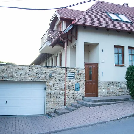 Appartement Gardonyi *